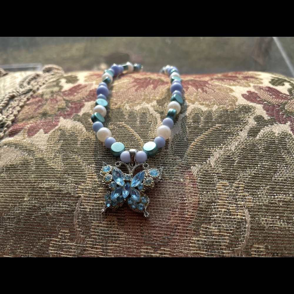 𝐵𝑢𝑡𝑡𝑒𝑟𝑓𝑙𝑦 Kandi Rave Princess Necklace - Picture 5 of 6